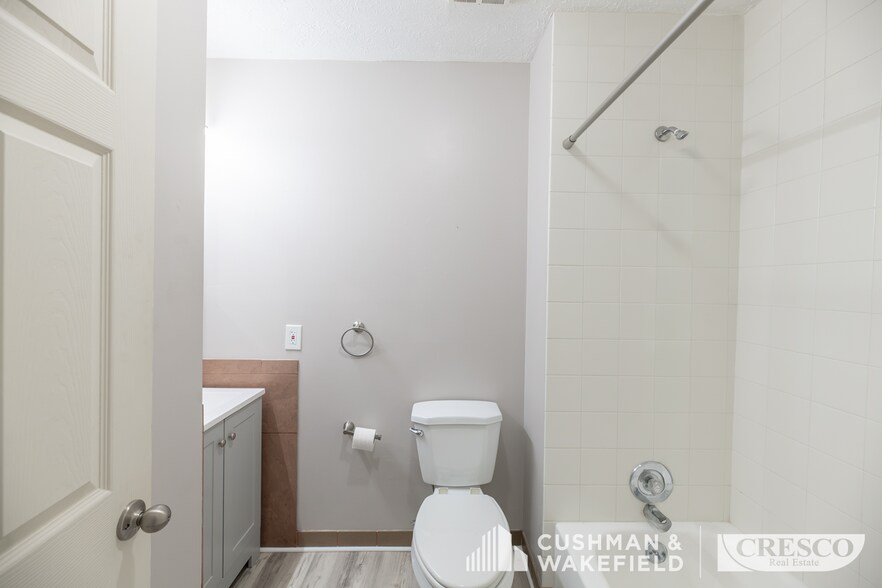 More Photos Of 1020 Kenilworth Ave, Cleveland Apartments For Sale