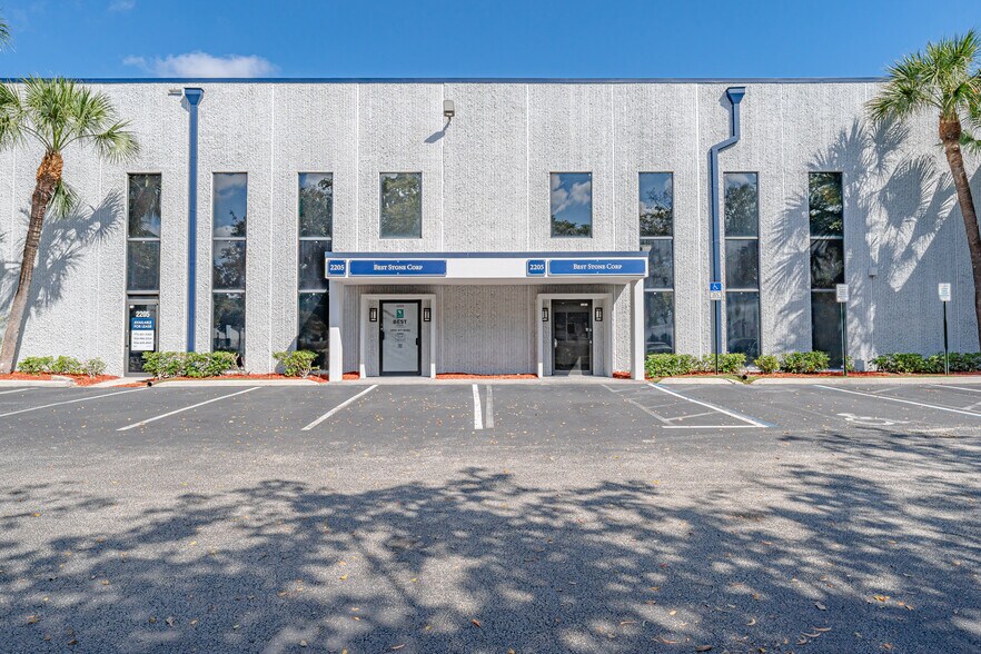 More Photos Of 2201 Nw 30th Pl, Pompano Beach Unknown For Lease