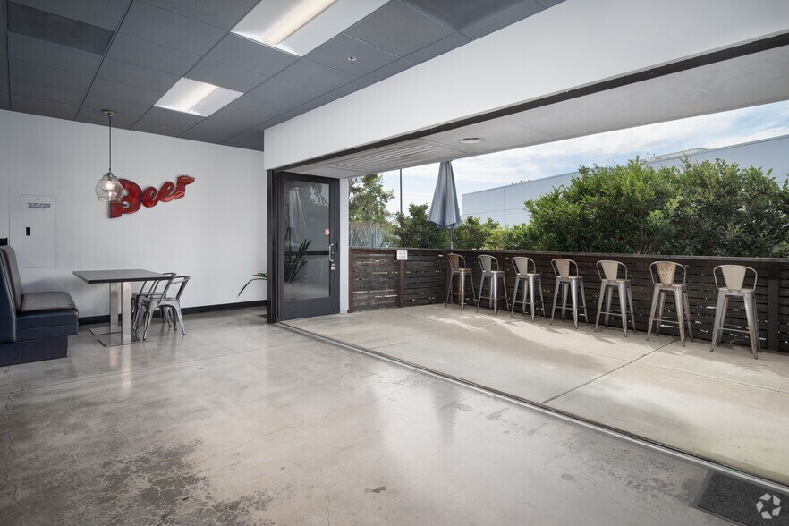 More Photos Of 2292 Faraday Ave, Carlsbad Research And Development For Sale