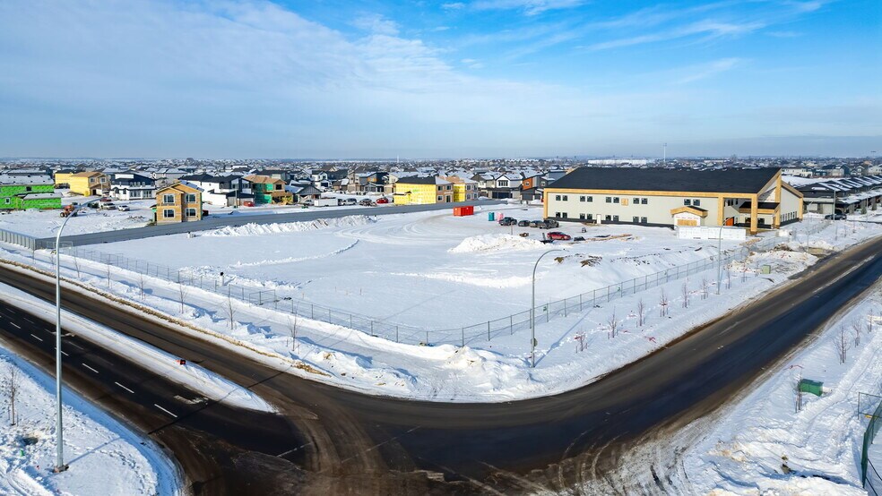 More Photos Of 200 Greenfield link, Fort Saskatchewan Storefront For Lease