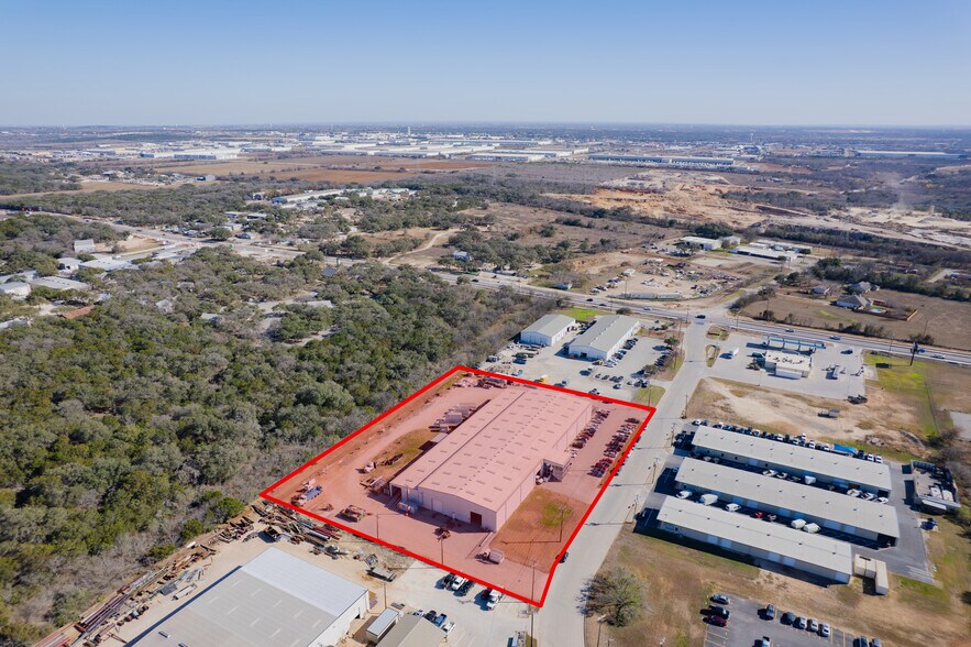 More Photos Of 18740 Goll St, San Antonio Warehouse For Sale
