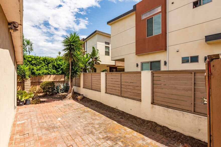 More Photos Of 2204 Carnegie Ln, Redondo Beach Apartments For Sale