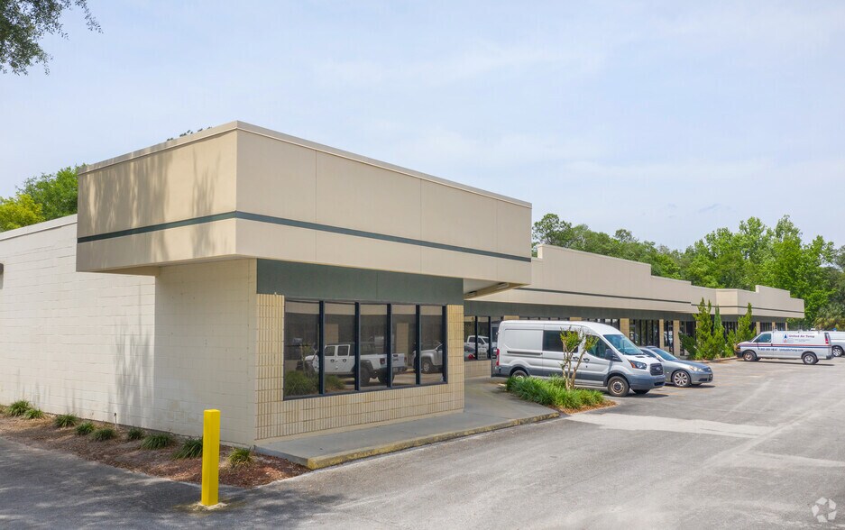 More Photos Of 8638-8640 Philips Hwy, Jacksonville Unknown For Lease