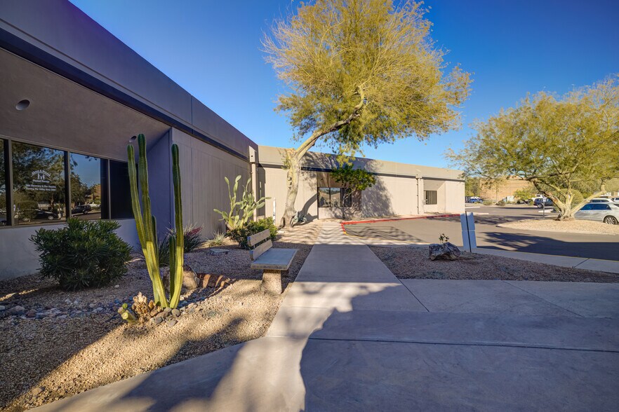 More Photos Of 3201 W Peoria Ave, Phoenix Medical For Lease