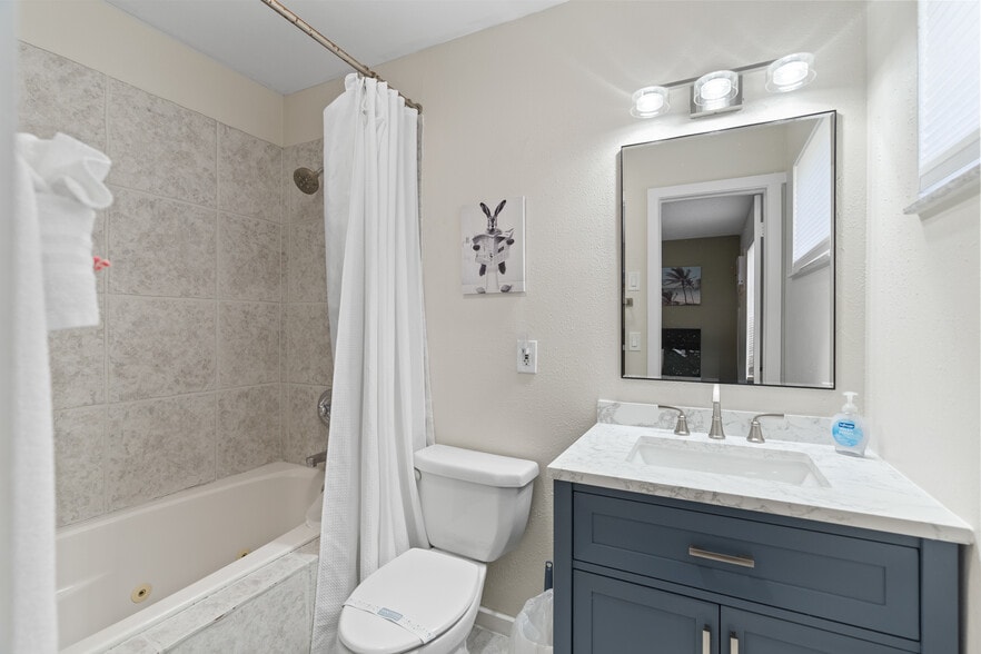 More Photos Of 1520 NE 51st St, Fort Lauderdale Apartments For Sale