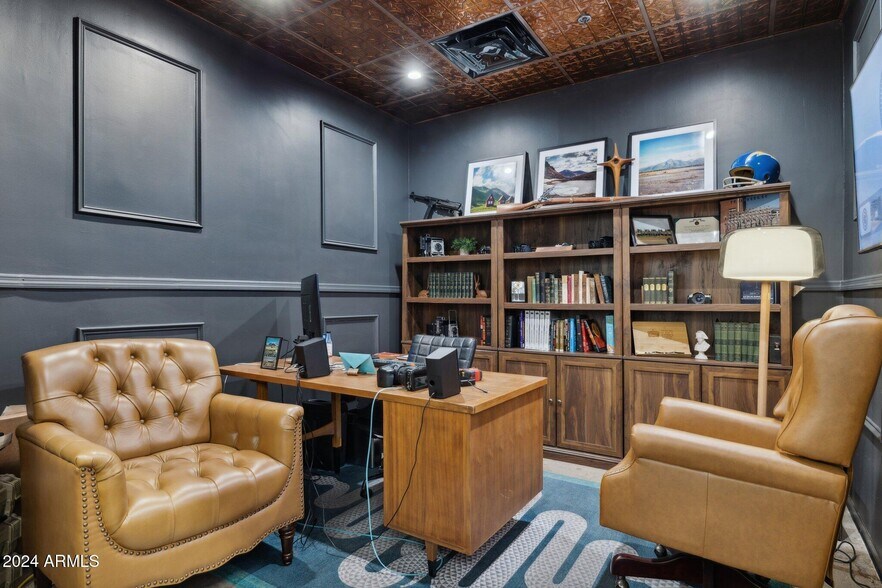 More Photos Of 14201 N Hayden Rd, Scottsdale Showroom For Sale