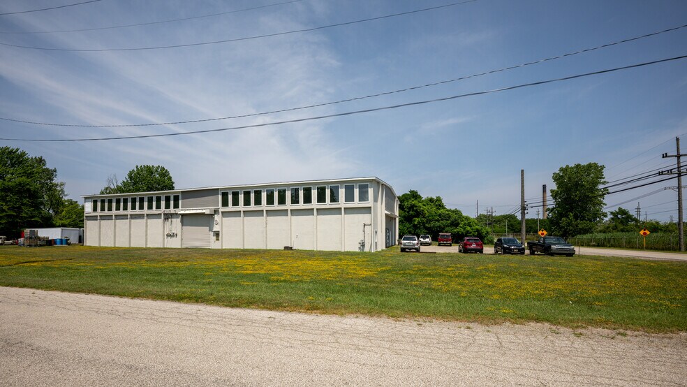 More Photos Of 237 State Rd, Ashtabula Manufacturing For Sale