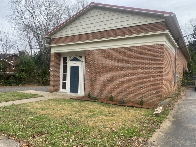 More Photos Of 305 E Arch St, Lancaster Light Distribution For Sale