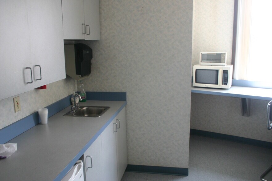 More Photos Of 303 Worcester Rd, Framingham Unknown For Lease