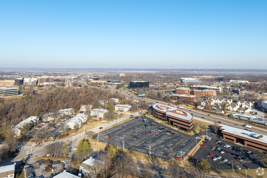 More Photos Of 15450 S Outer Forty, Chesterfield Office For Sale