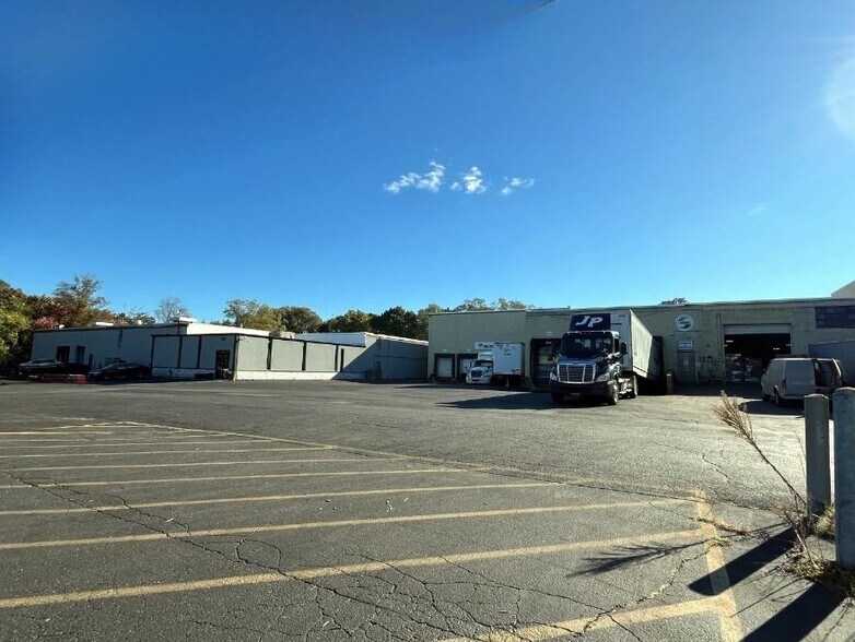 More Photos Of 115 Albany Ave, Amityville Warehouse For Sale