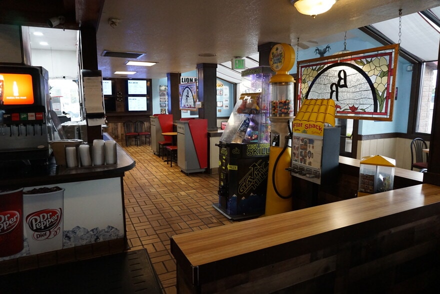 More Photos Of 808 W Vineyard Dr, Kennewick Freestanding For Sale