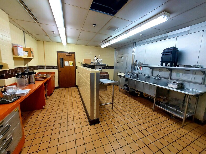 More Photos Of 1800 Westwood Center Blvd, Wausau Office For Sale