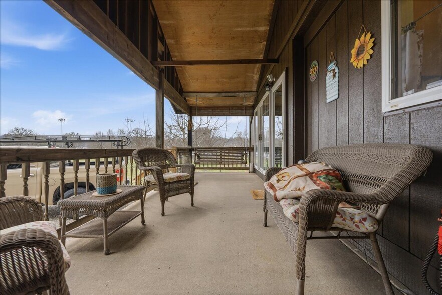 More Photos Of 1515 Washington Blvd, Belpre Manufacturing For Sale