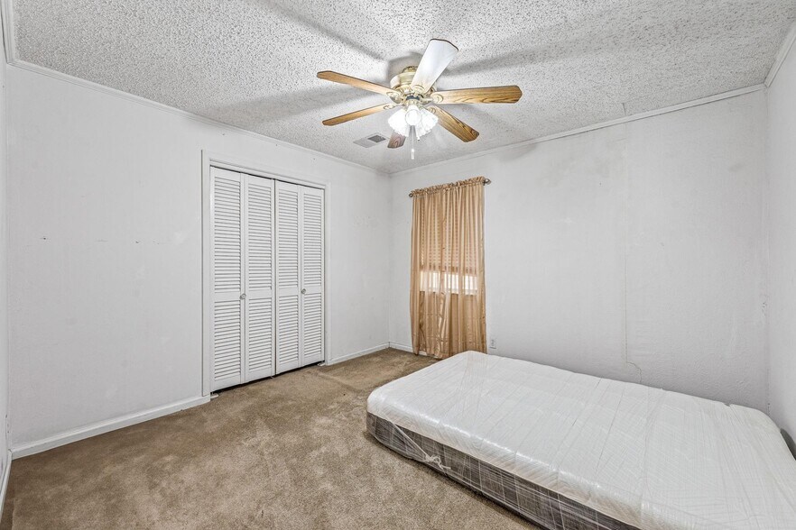 More Photos Of 14330 S Highway 281, Santo Trailer Camper Park For Sale