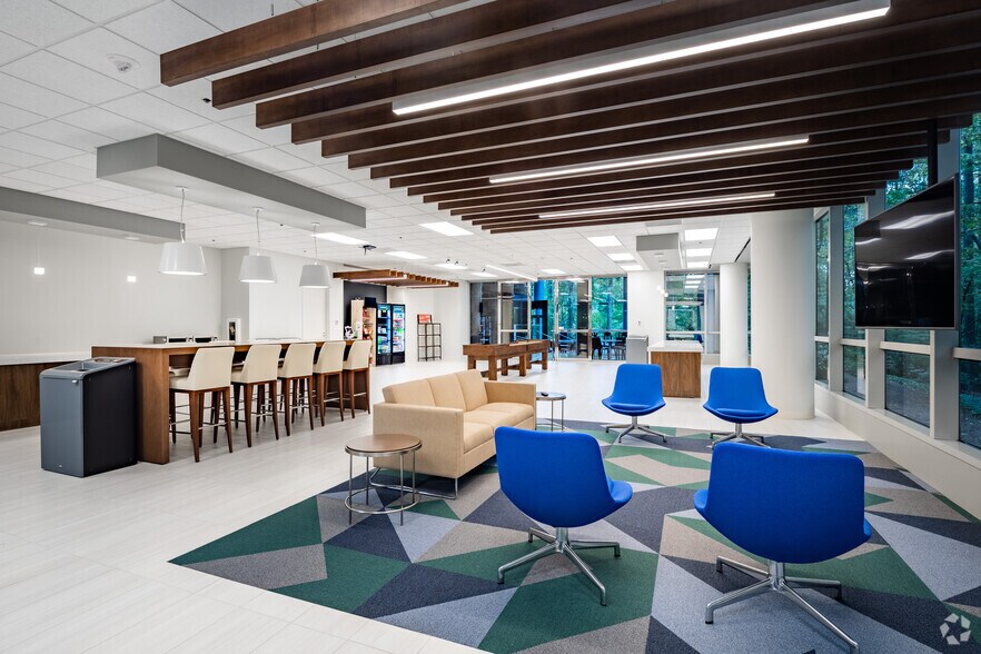 More Photos Of 2500 Windy Ridge Pky SE, Atlanta Office For Lease