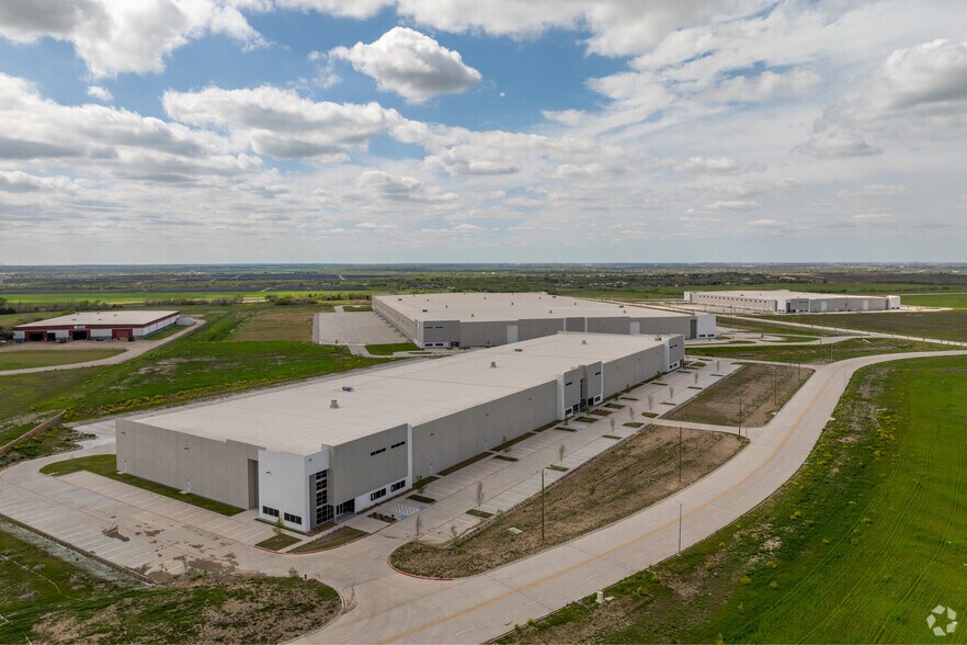 More Photos Of 1011 John Clark Rd, Midlothian Unknown For Lease