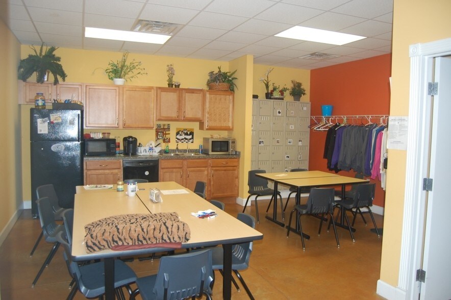 More Photos Of 5007 Transit Rd, Depew Storefront Retail Office For Lease