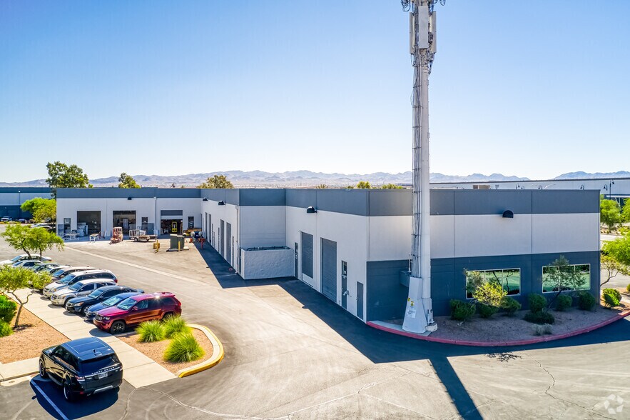 More Photos Of 950 W Warm Springs Rd, Henderson Warehouse For Lease