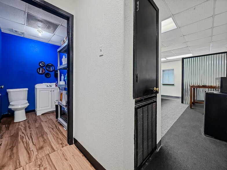 More Photos Of 3801 Saturn Rd, Corpus Christi Warehouse For Sale