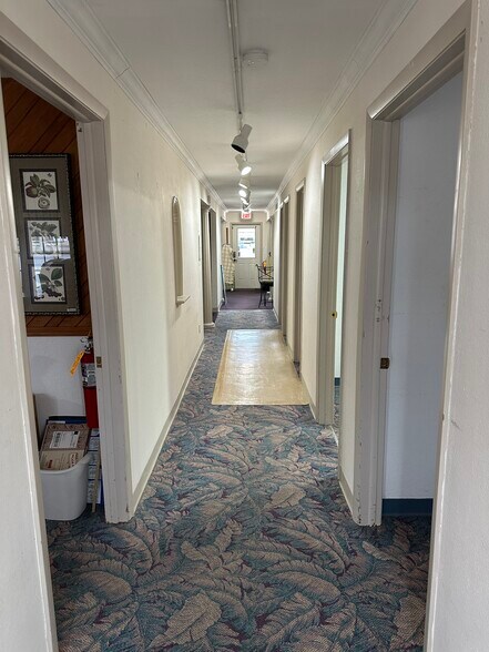 More Photos Of 1550 Dousman St, Green Bay Storefront Retail Office For Sale