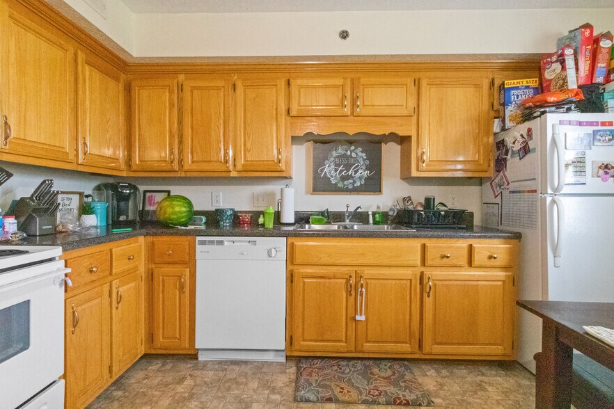 More Photos Of 104-114 Highway 259, Portland Apartments For Sale