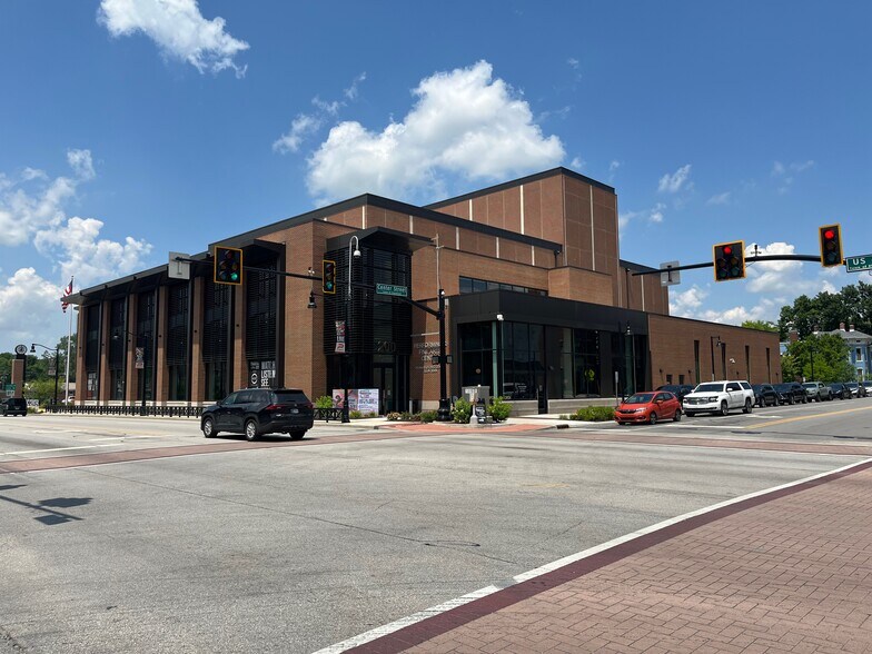 More Photos Of 201 W Main St, Plainfield Office For Lease