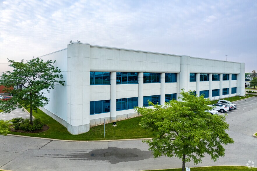 More Photos Of 6200 Edwards Blvd, Mississauga Warehouse For Lease
