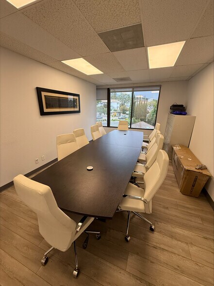 More Photos Of 2540 Foothill Blvd, La Crescenta Office For Lease