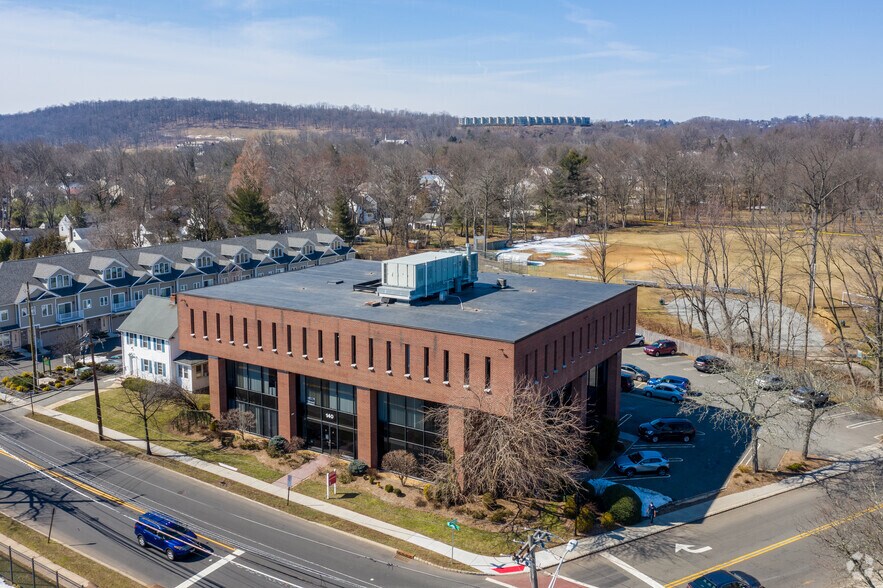 More Photos Of 140 Mountain Ave, Springfield Office For Lease