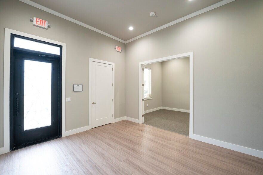 More Photos Of 1400 N Coit Rd, McKinney Unknown For Lease