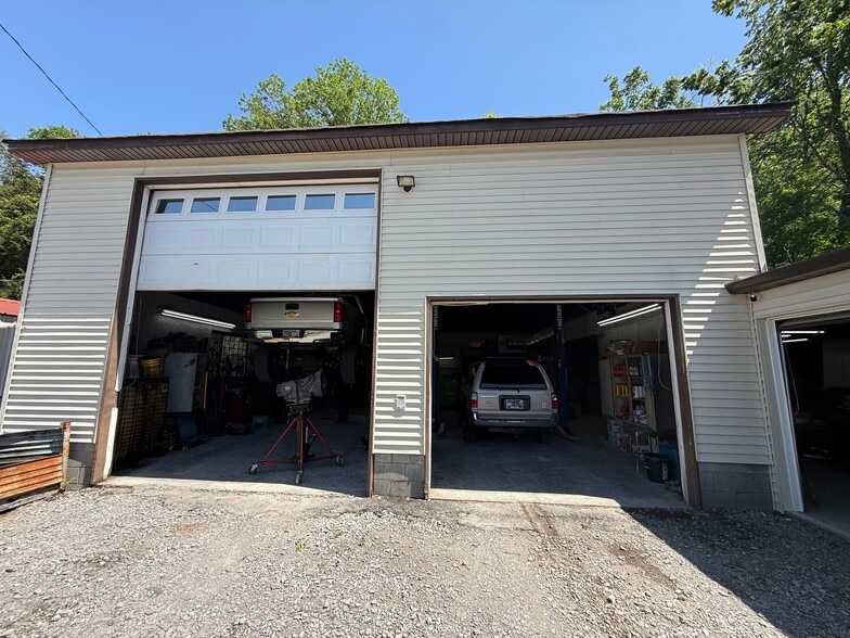 More Photos Of 916 Pleasant Grove Rd, Westmoreland General Retail For Sale