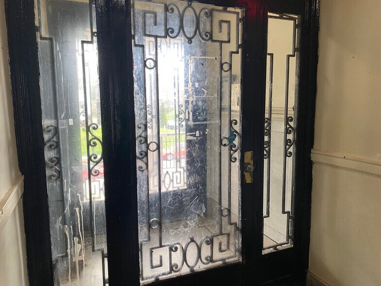 More Photos Of 38 S Main Ave, Albany Multifamily For Sale