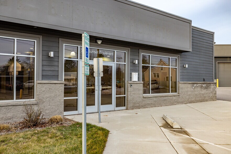 More Photos Of 115 1/2 W Wyoming St, Kalispell Showroom For Lease