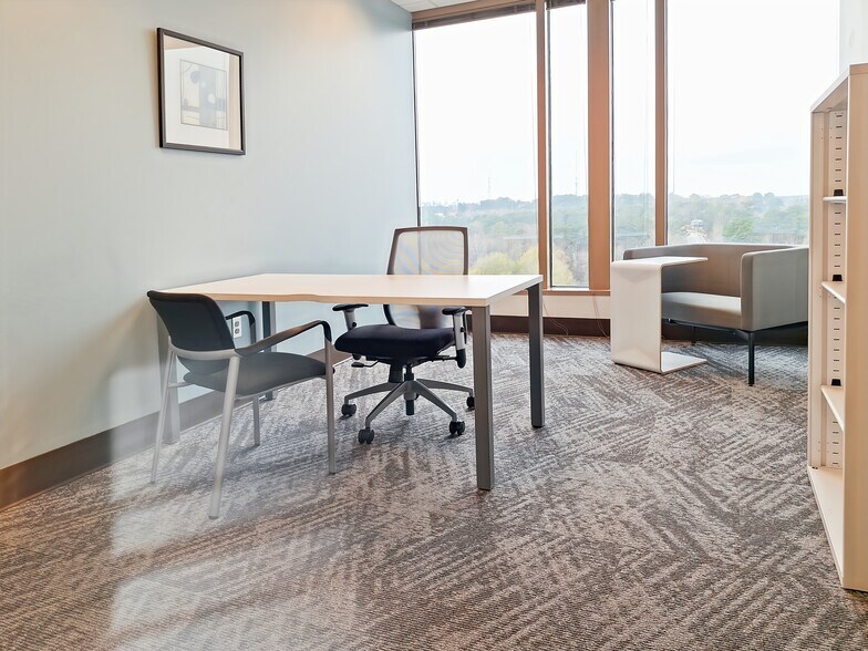 More Photos Of 2300 Lakeview Pky, Alpharetta Coworking Space
