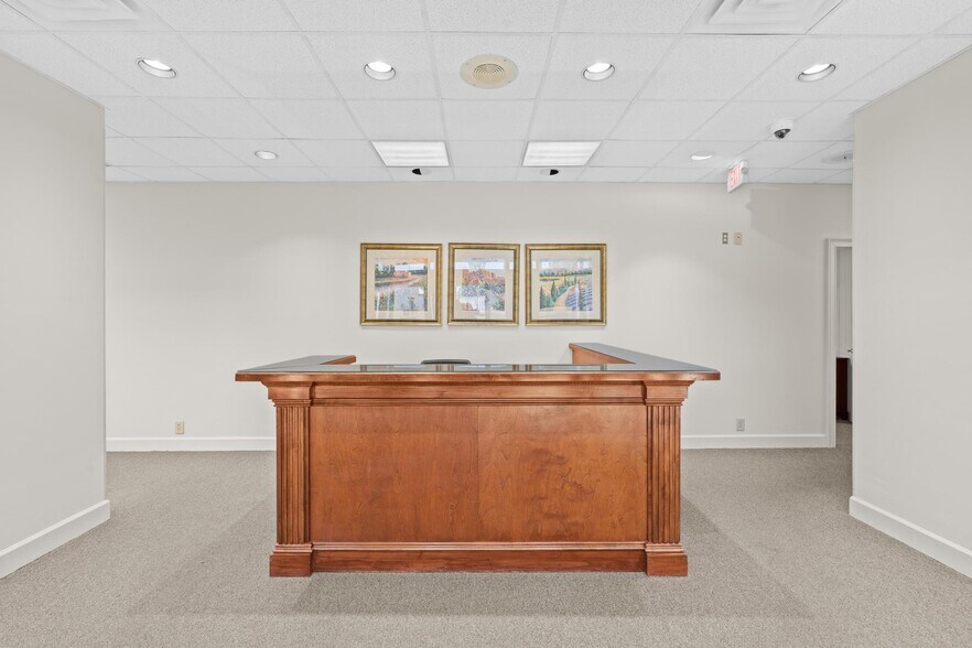 More Photos Of 1016 Everee Inn Rd, Griffin Business Park For Sale