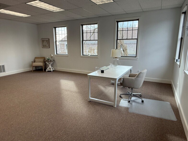 More Photos Of 178-180 Teaticket Hwy, East Falmouth Storefront Retail Office For Lease