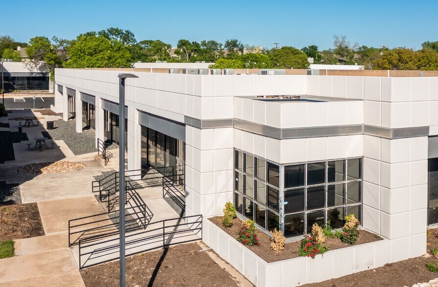 More Photos Of 140 Heimer Rd, San Antonio Unknown For Lease