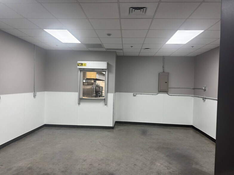 More Photos Of 2501 E President St, Savannah Food Processing For Lease