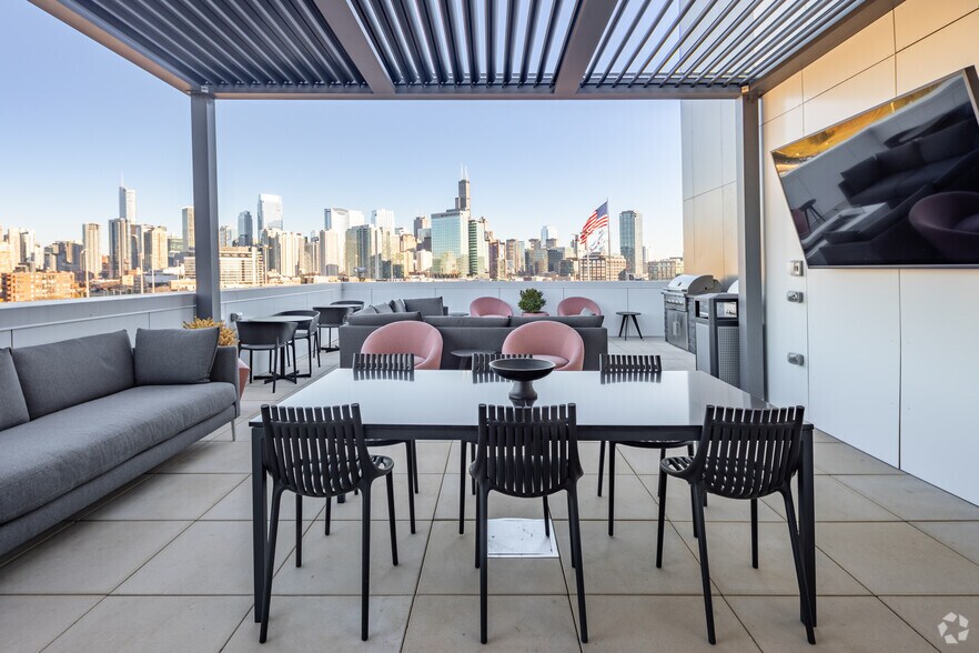 More Photos Of 670 N May St, Chicago Apartments For Lease