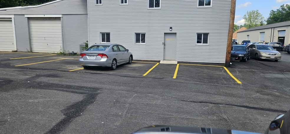 More Photos Of 400 Railroad St, Pittsburgh Warehouse For Lease