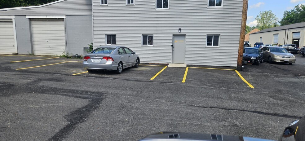 More Photos Of 400 Railroad St, Pittsburgh Warehouse For Lease