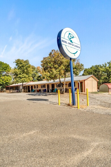More Photos Of 2784 W State Highway 154, Quitman Hotel For Sale