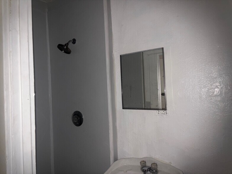 More Photos Of 1103-1107 Washington St W, Charleston Storefront Retail Office For Sale