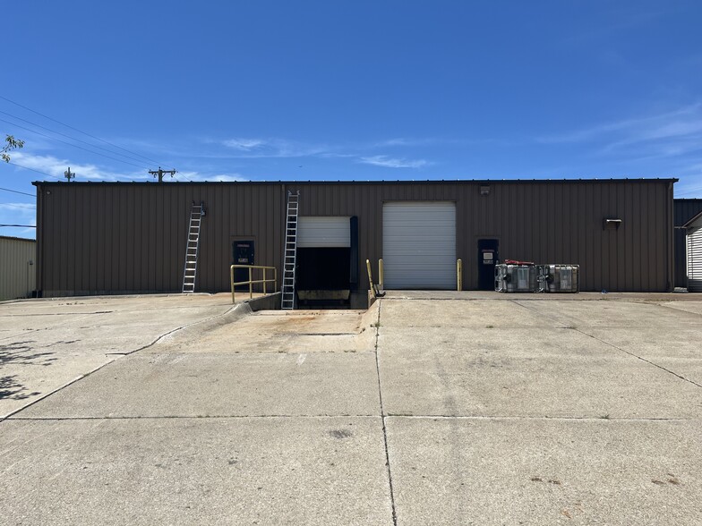 More Photos Of 6319 Discount Dr, Fort Wayne Manufacturing For Lease