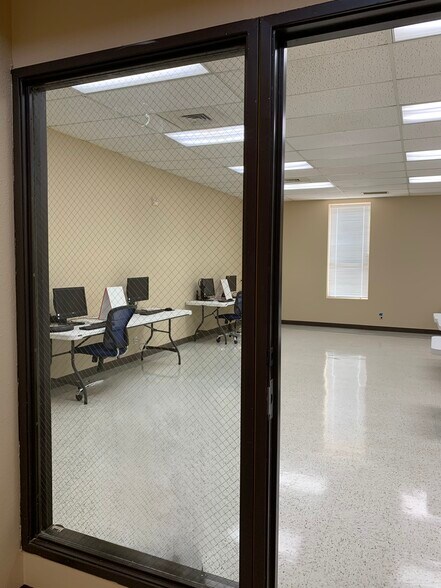 More Photos Of 4205 San Pedro Ave, San Antonio Schools For Lease