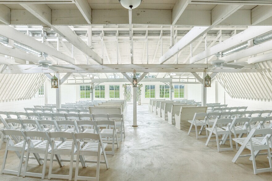 More Photos Of 53447 Highway 290, Hempstead Specialty For Sale