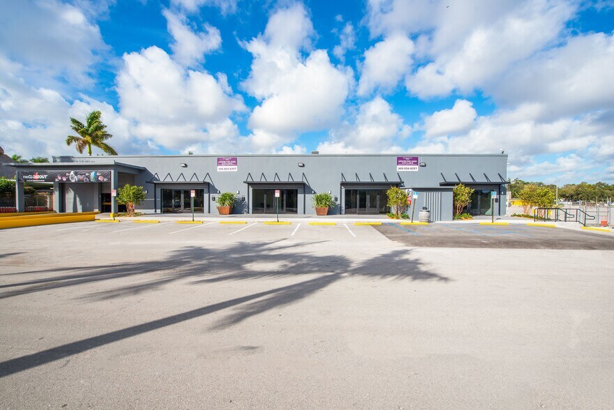 More Photos Of 1954 N 30th Rd, Hollywood Office For Lease