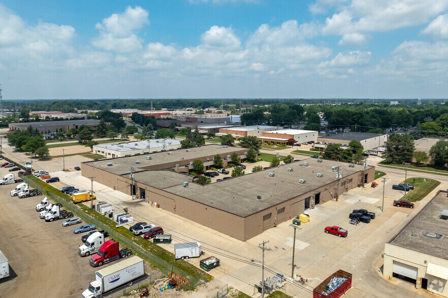 More Photos Of 7314-7515 19 Mile Rd, Sterling Heights Showroom For Lease