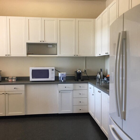 More Photos Of 220 Halleck St, San Francisco Office For Lease